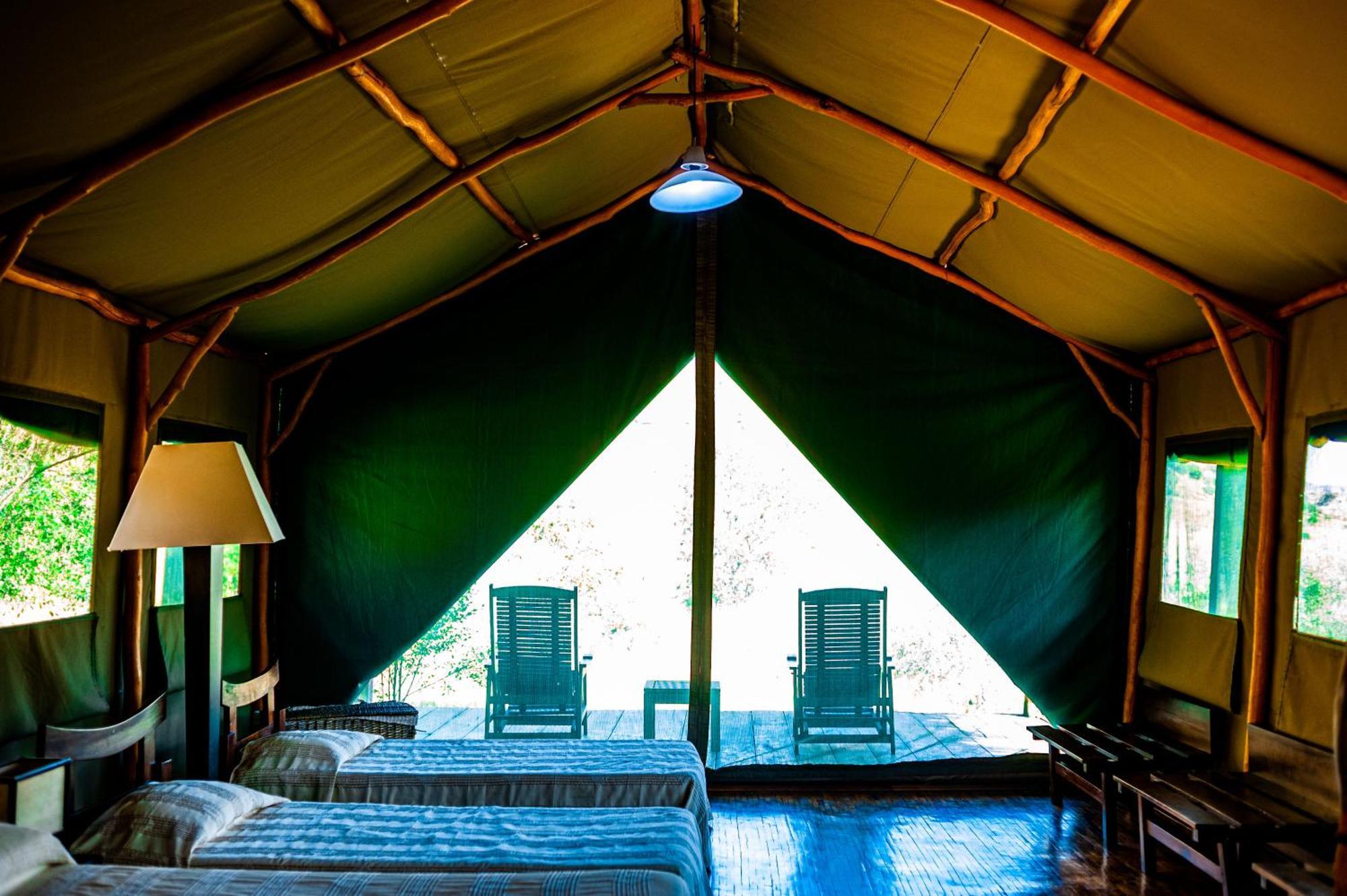 Satrana Lodge Ranohira Exterior foto